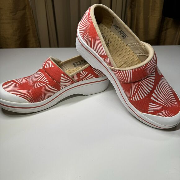 Dansko Vegan Volley Chino Palm Women EU 38 US 7.5-8 Red Canvas Slip On Clogs EUC - Picture 5 of 13